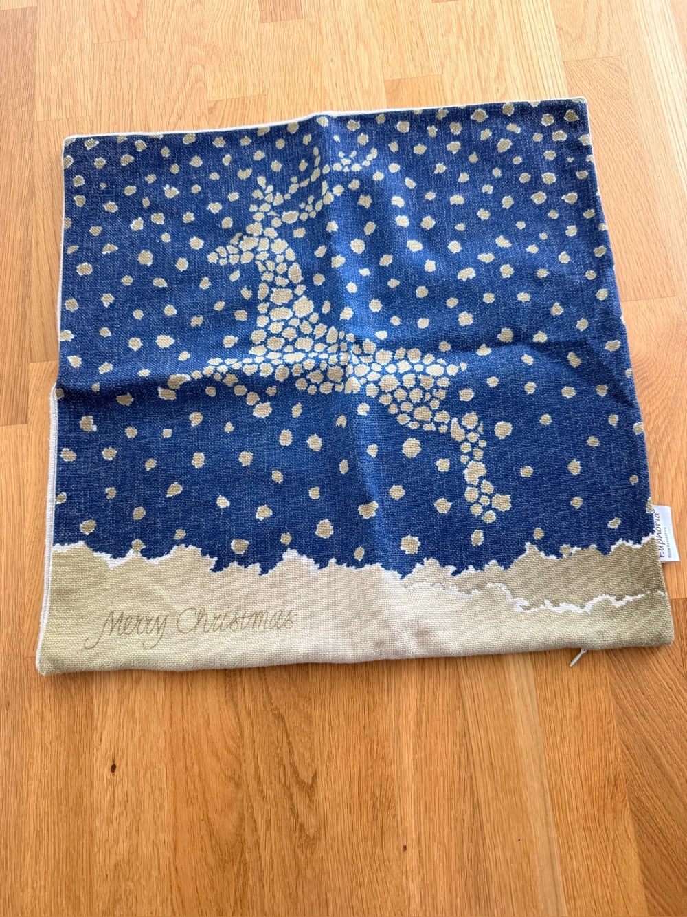 Christmas Reindeer Pillow Cover 17 1/2” x 17 1/2” Zippered Like New Euphoria